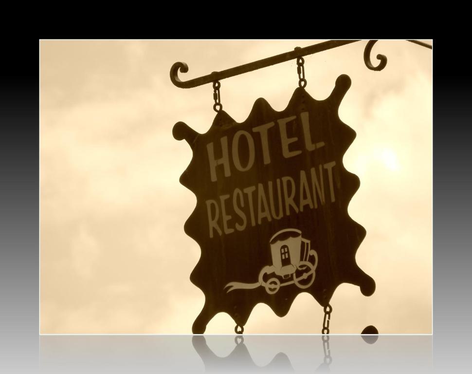 Le Relais De La Caleche Hotel Saint-Denis-dʼAnjou Екстериор снимка