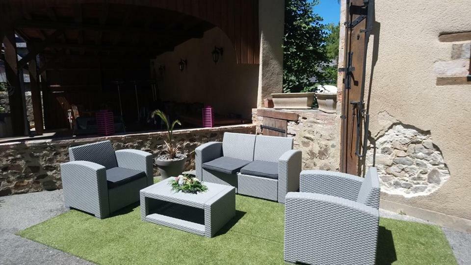 Le Relais De La Caleche Hotel Saint-Denis-dʼAnjou Екстериор снимка